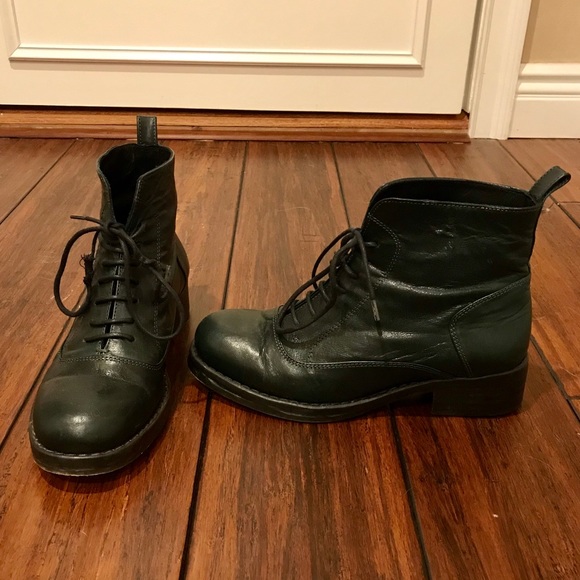 Leather combat boots from Paris boutique - Picture 2 of 3